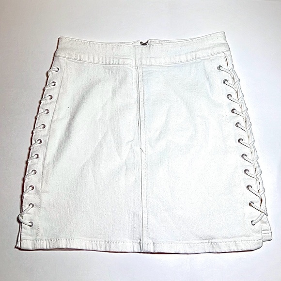 🟪Forever 21 S white Kriss Kross form fitting mini skirt - Picture 1 of 3